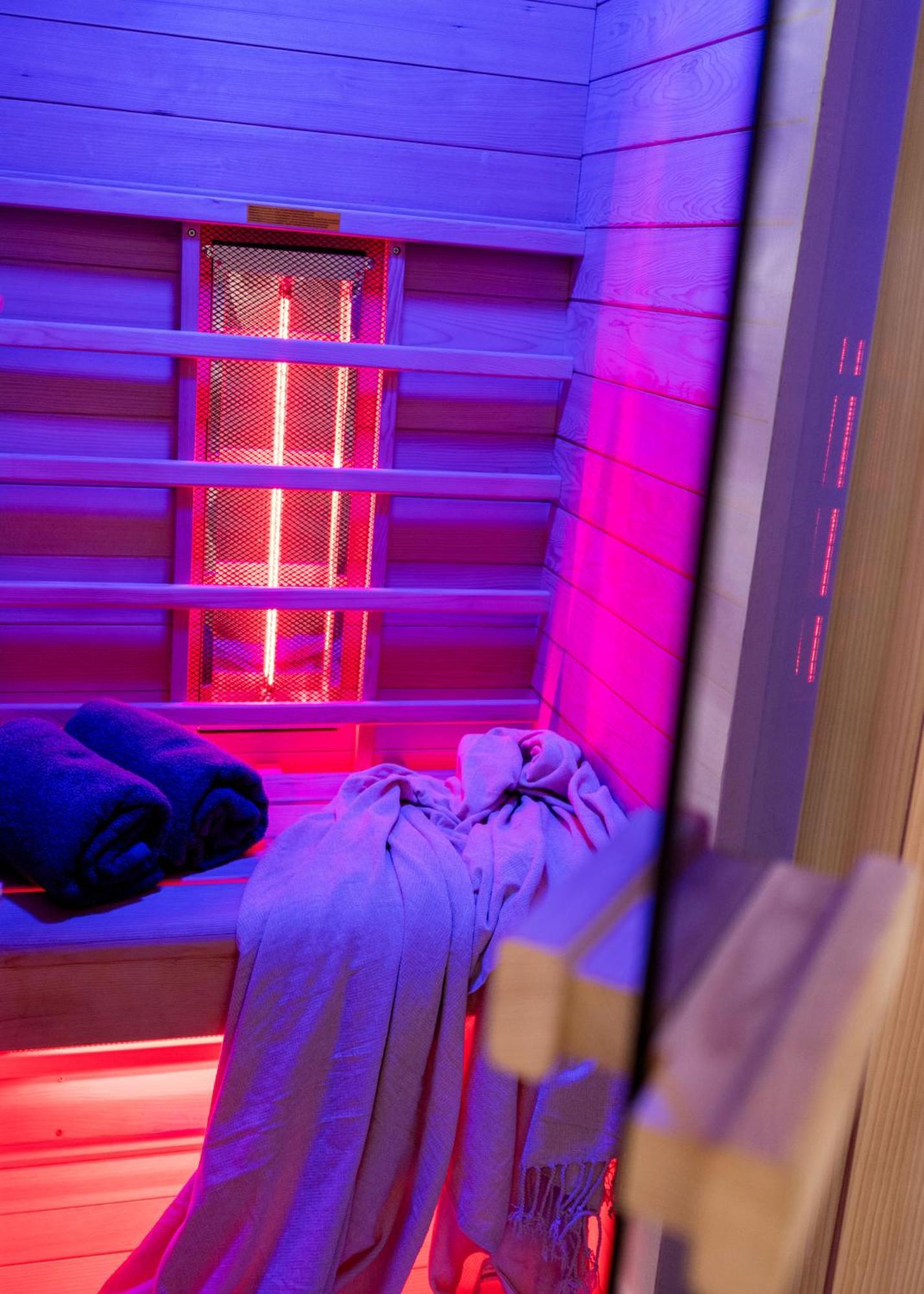 Wellness Retreat With Sauna & Jacuzzi - 1 Min To Opera Budapest Exterior photo