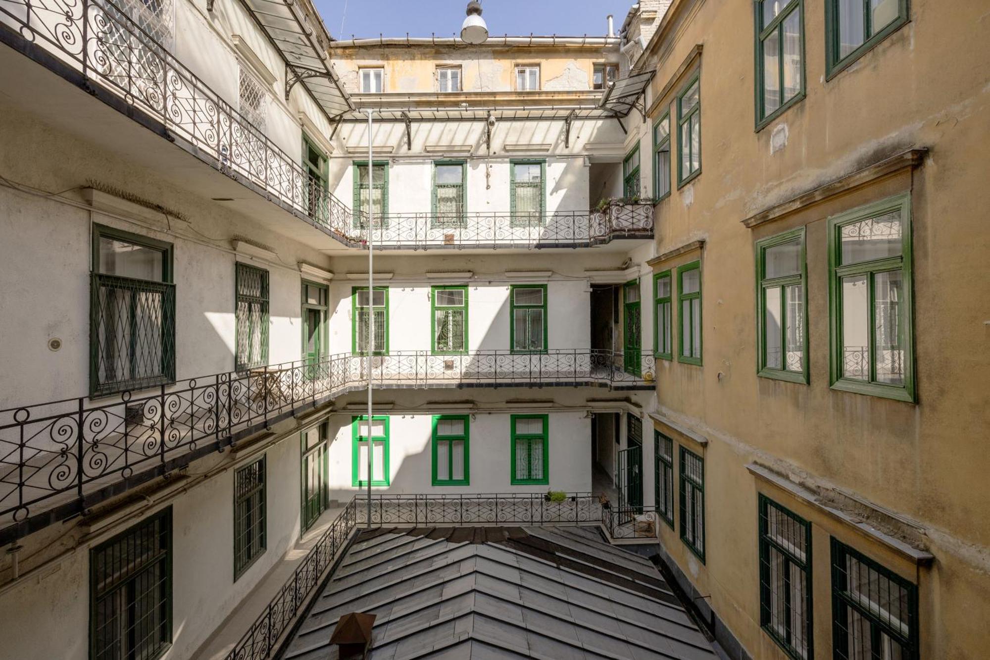 Wellness Retreat With Sauna & Jacuzzi - 1 Min To Opera Budapest Exterior photo